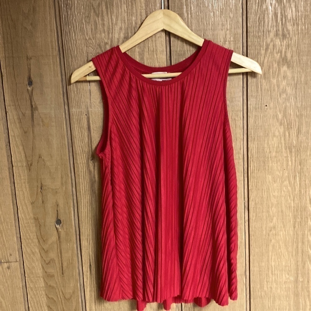 𝅺PHILOSOPHY red pleated tank size‎ M perfect for summer! EUC